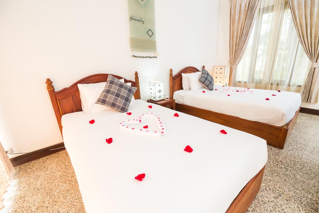 Ang Thong Hotel