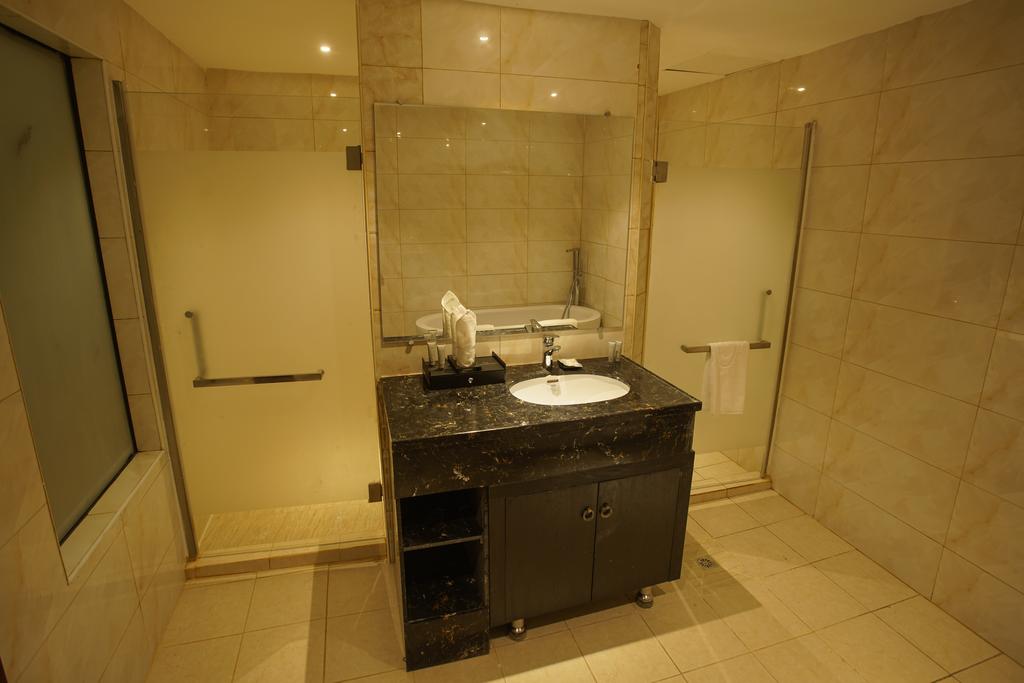 Grand Park Hotel