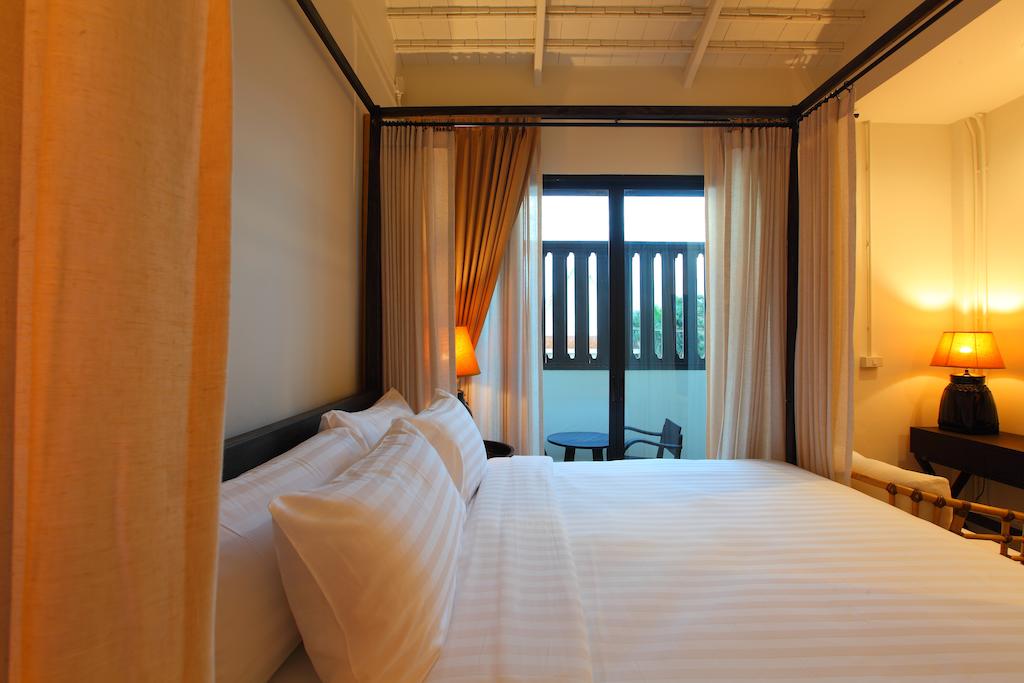 99 The Gallery Hotel