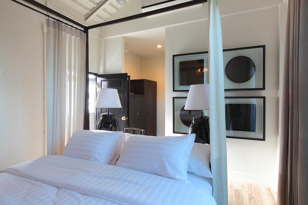 99 The Gallery Hotel