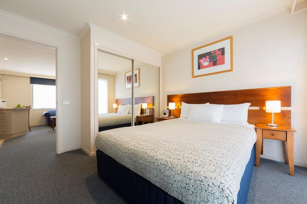 Canberra Parklands Central Apartment Hotel