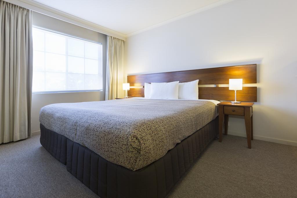 Canberra Parklands Central Apartment Hotel