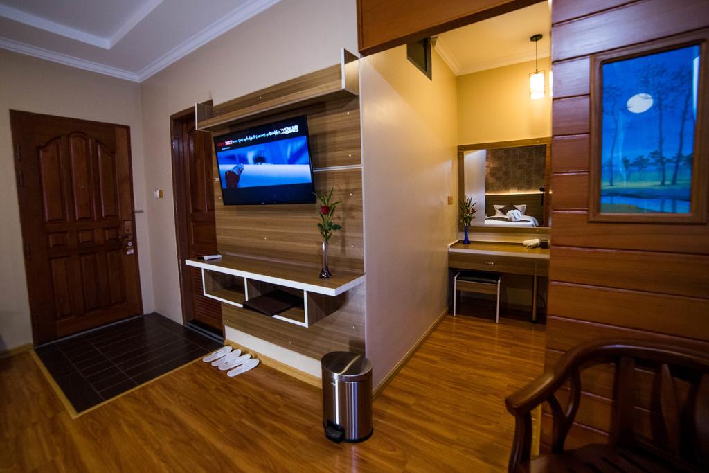 Thiri Thitsar Hotel