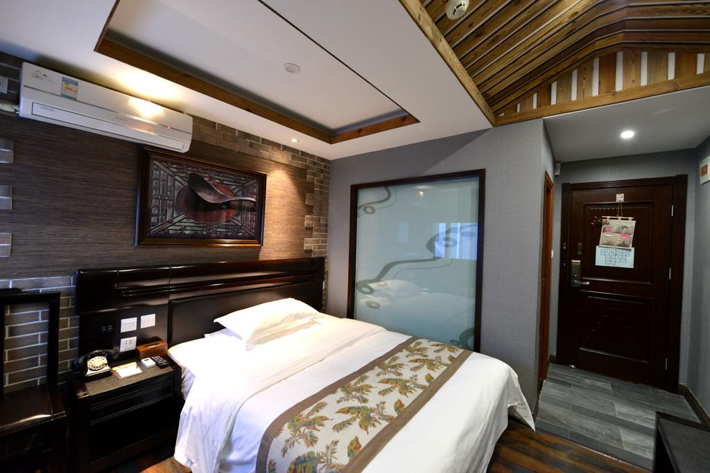 Beijing East Hotel (The Forbidden City, Drum Tower)