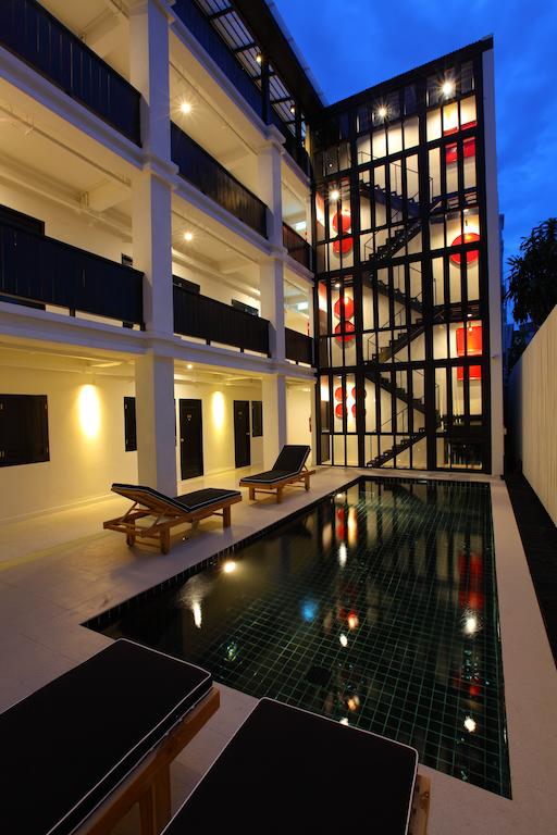 99 The Gallery Hotel