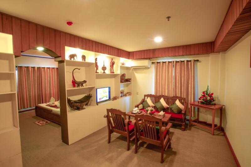 E-outfitting Golden Country Hotel