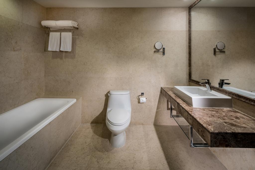 Howard Johnson Paragon Hotel Beijing