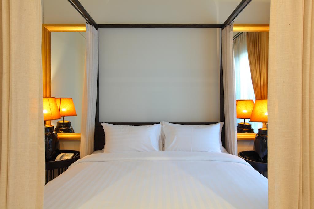 99 The Gallery Hotel