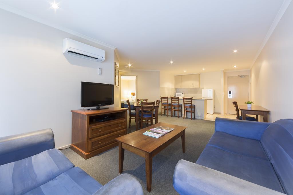 Canberra Parklands Central Apartment Hotel