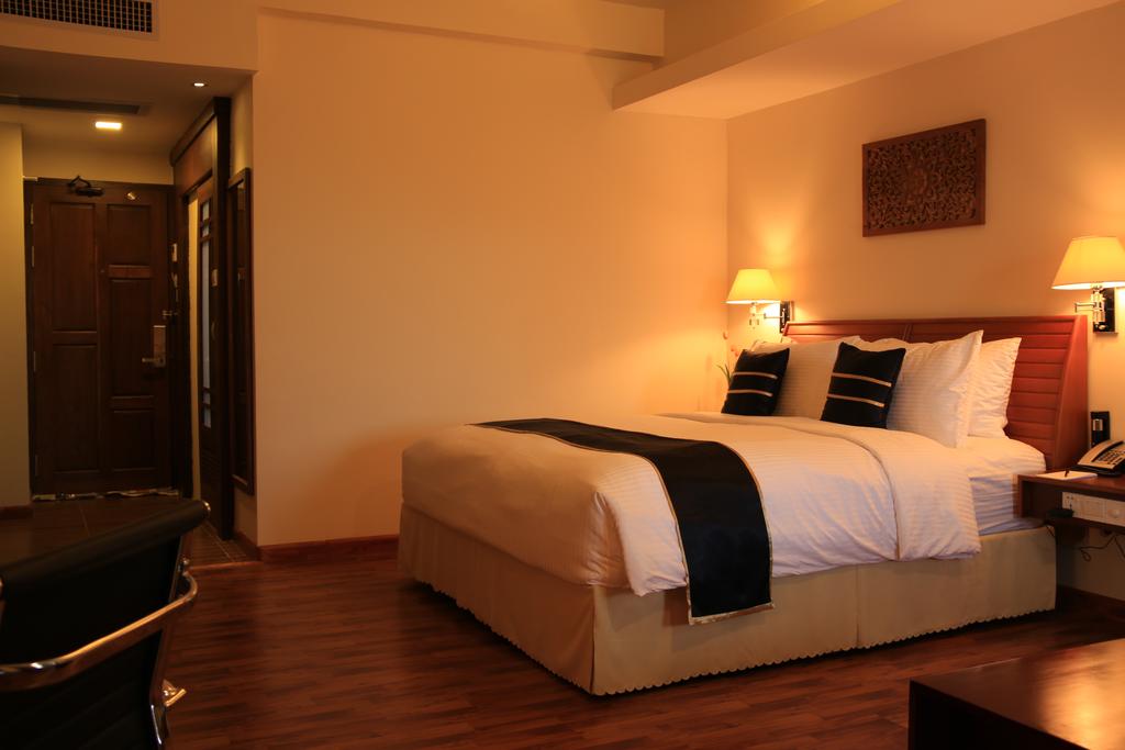 Eastern Palace Hotel