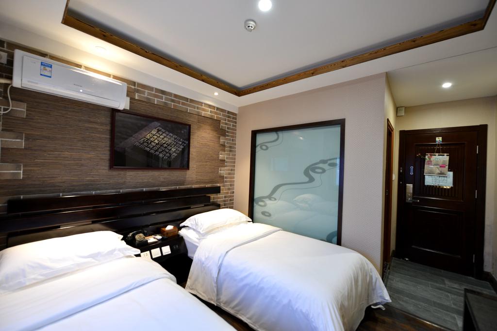 Beijing East Hotel (The Forbidden City, Drum Tower)