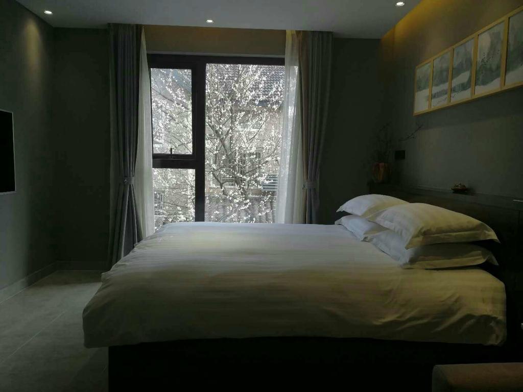 Hangzhou West Lake Lake YI Tong Intelligent Homestay
