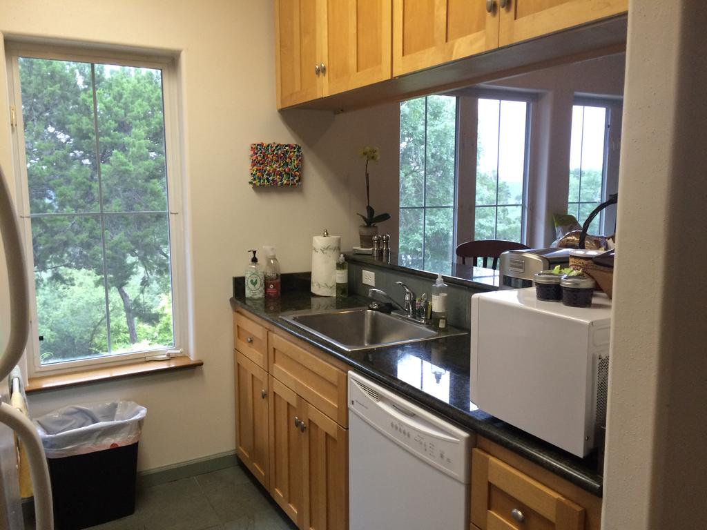 CYPRESS CABIN INN in the Woods