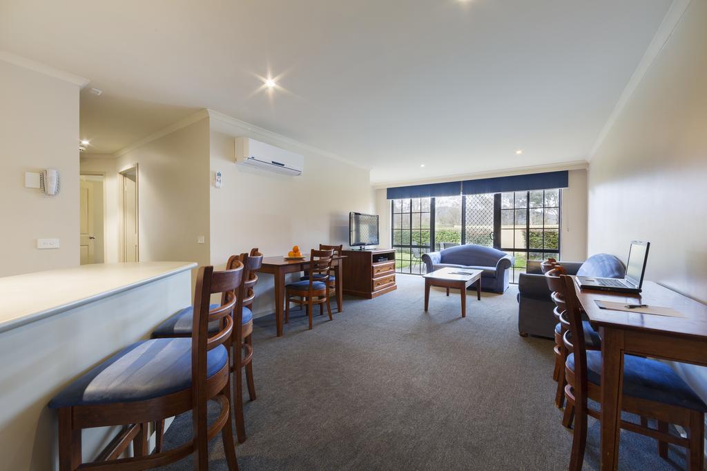 Canberra Parklands Central Apartment Hotel