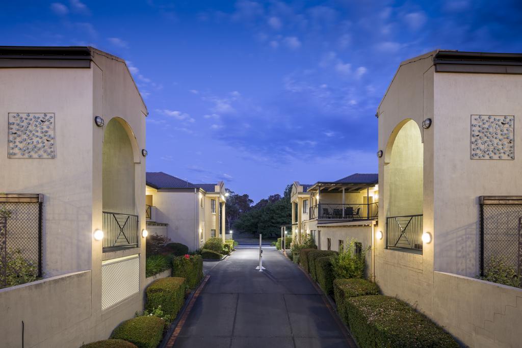 Canberra Parklands Central Apartment Hotel