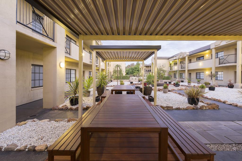 Canberra Parklands Central Apartment Hotel