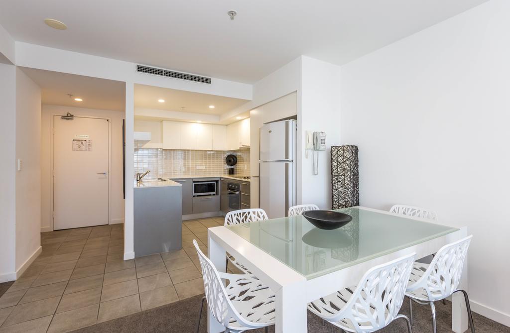 Artique Surfers Paradise - Official