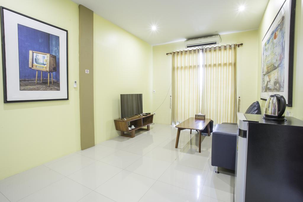 Aura Residence