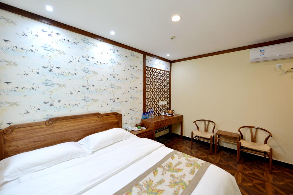 Beijing East Hotel (The Forbidden City, Drum Tower)