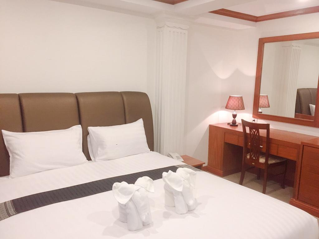 Nakhone Champa Hotel