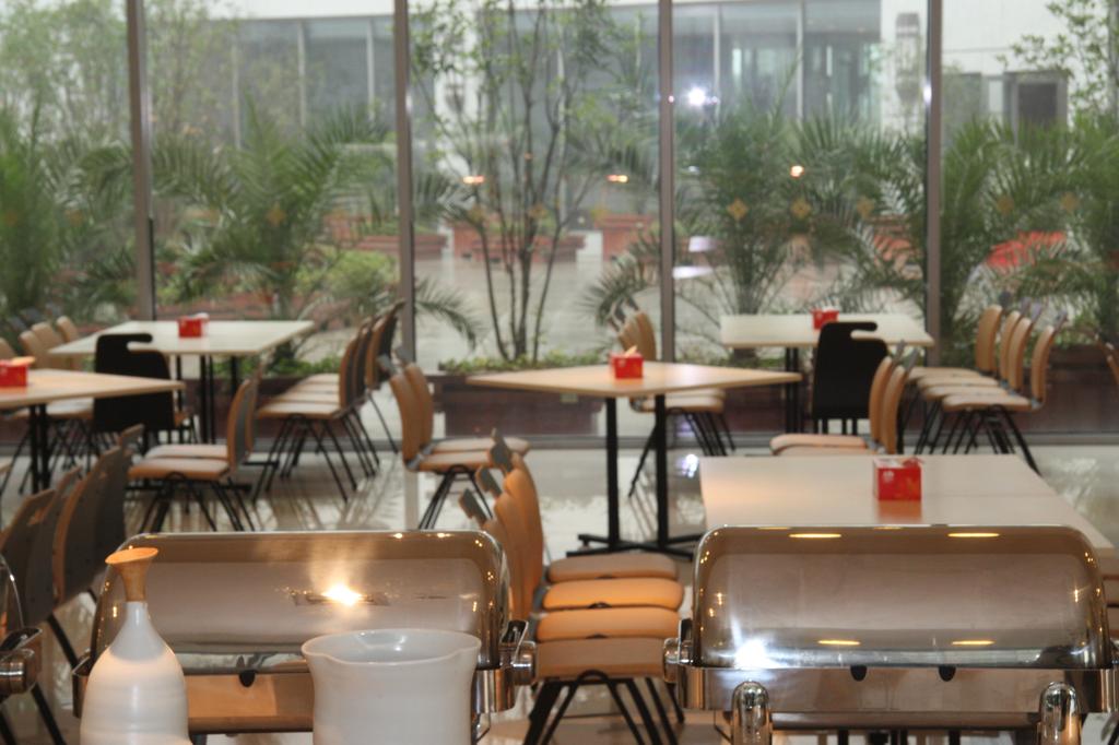 Nanjing Expo Center Hotel