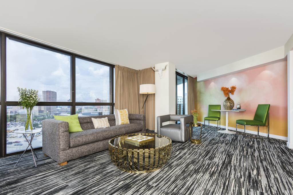 Hotel Derek Houston Galleria