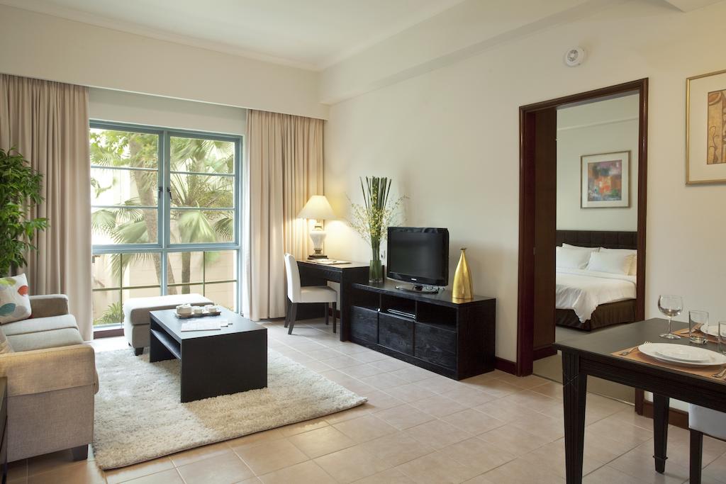 Diamond Westlake Suites
