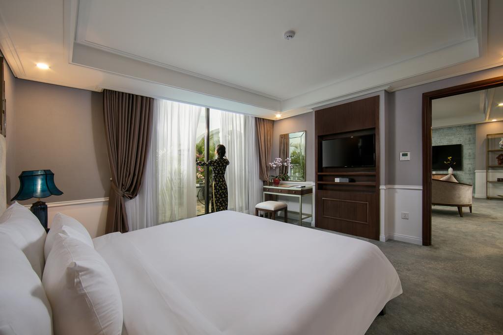 The Oriental Jade Hotel