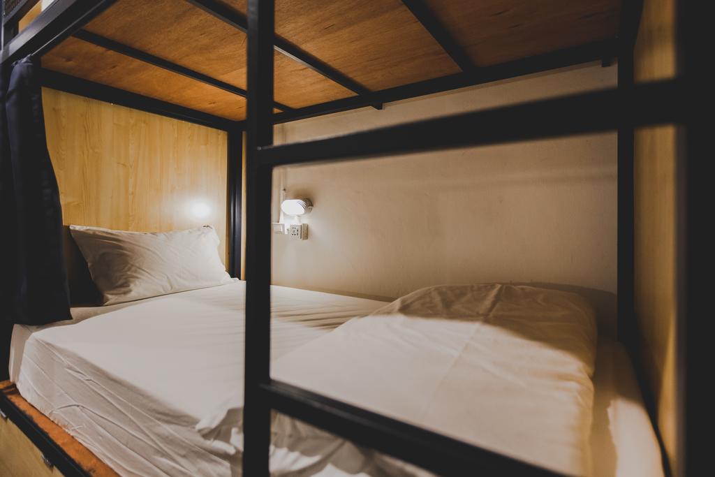White Wall Poshtel
