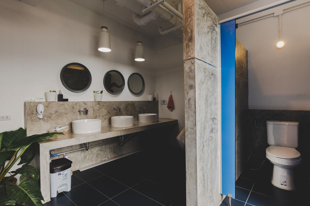 White Wall Poshtel